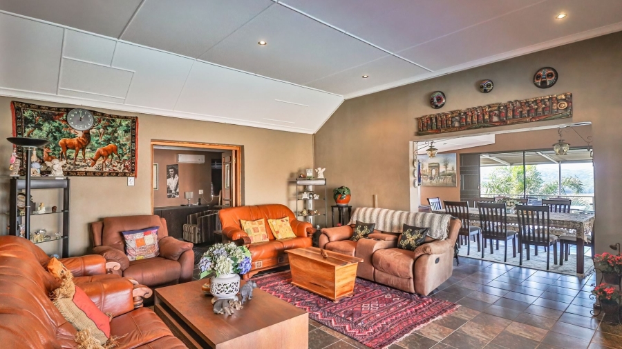 4 Bedroom Property for Sale in Bonza Bay Eastern Cape